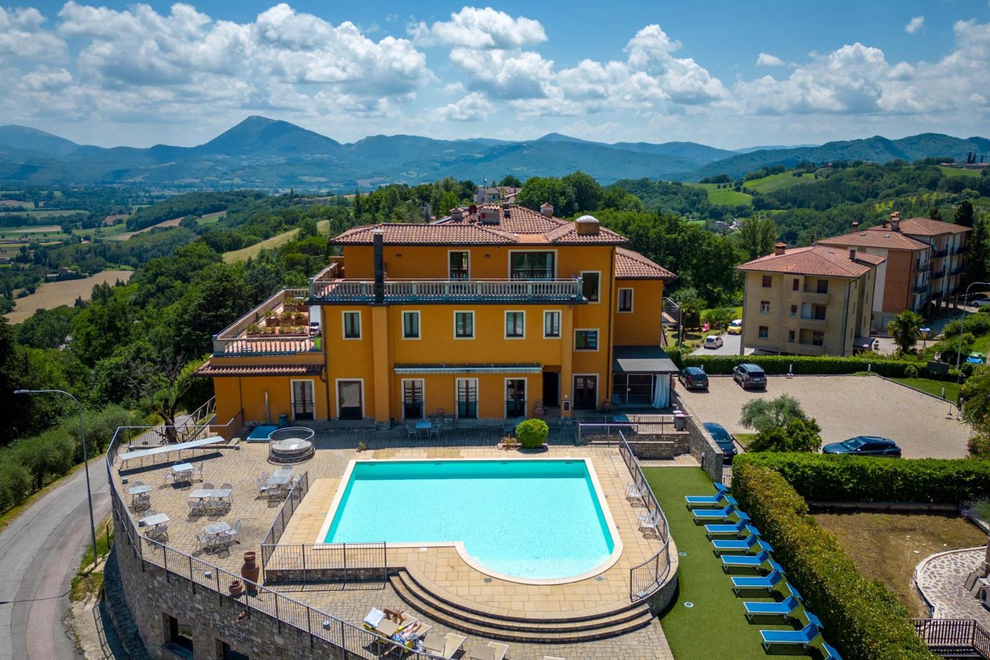 Fortebraccio Montone  Exteriér fotografie