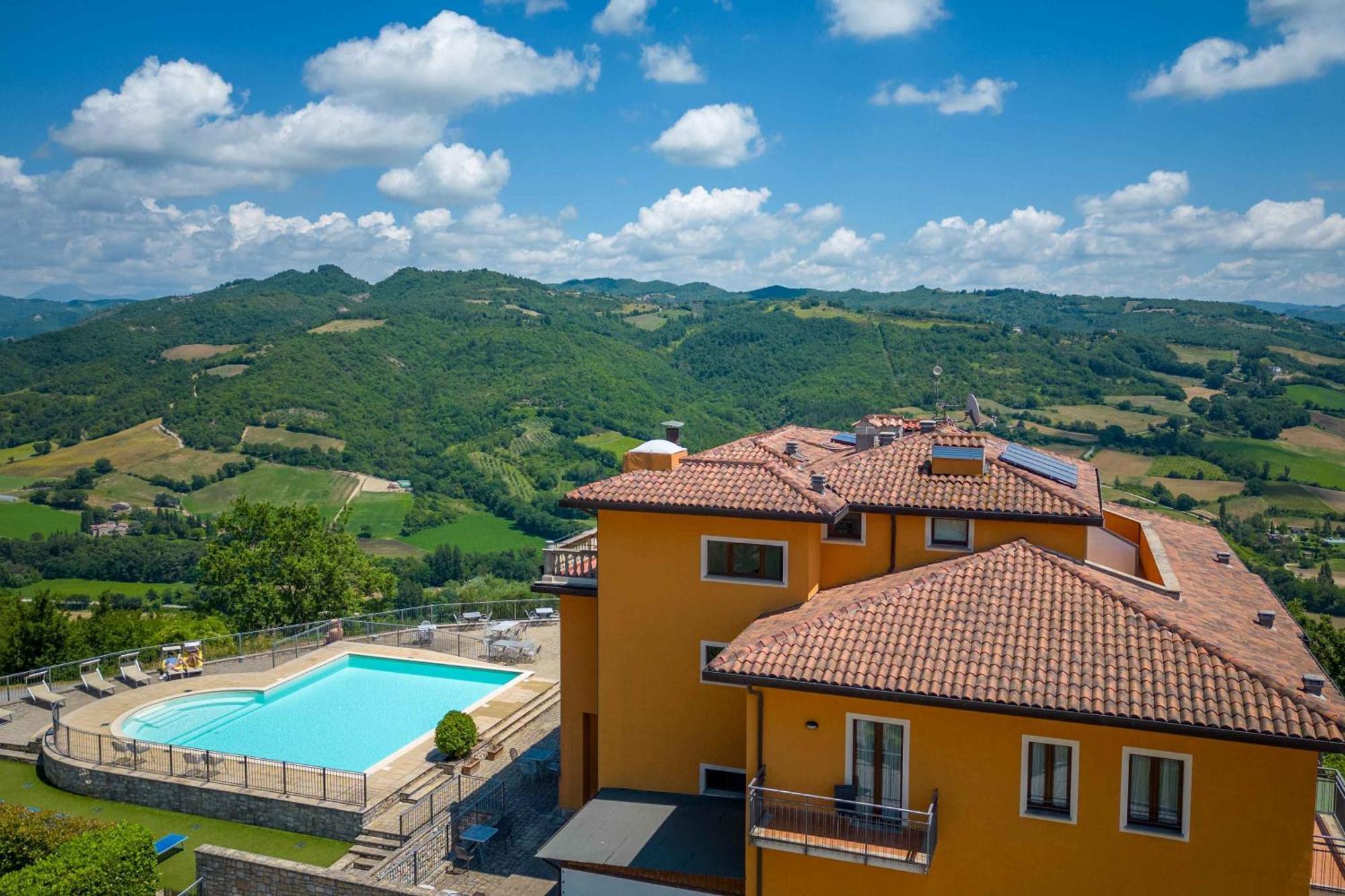Fortebraccio Montone  Exteriér fotografie